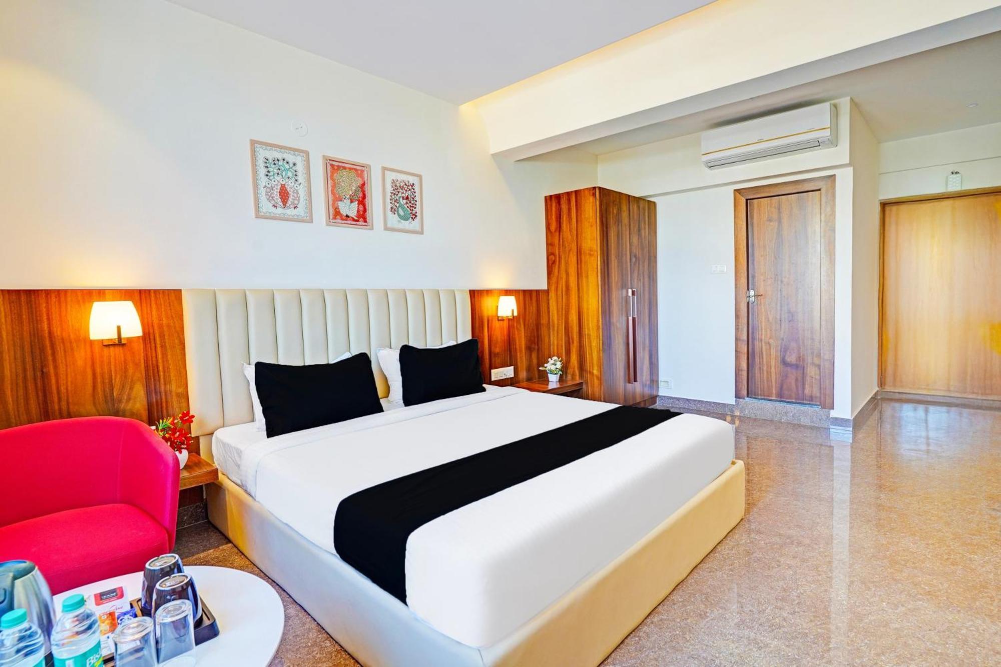 Super Townhouse Oak Electronic City Formerly Hotel Trubell Kammasandra Esterno foto