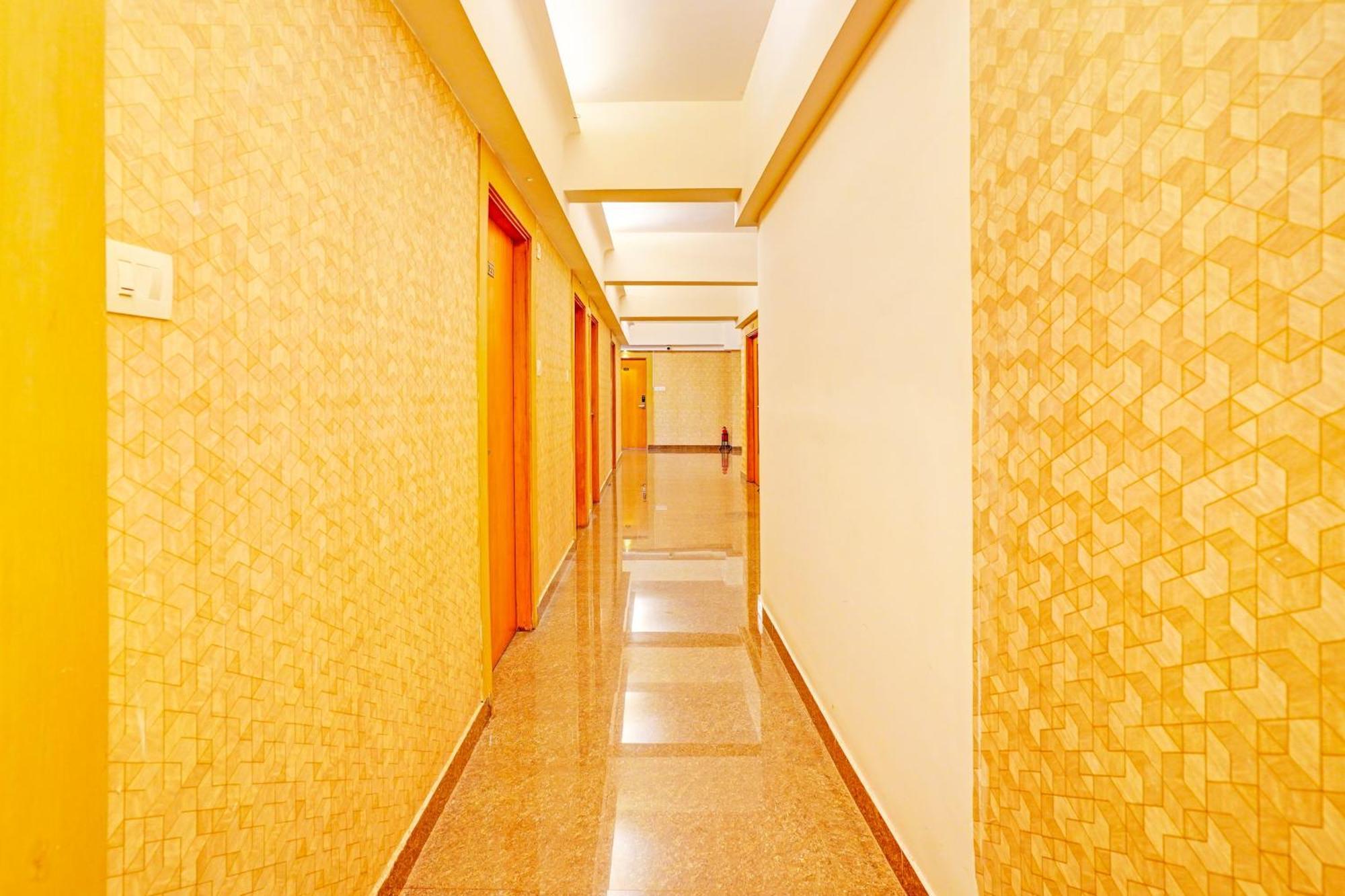 Super Townhouse Oak Electronic City Formerly Hotel Trubell Kammasandra Esterno foto